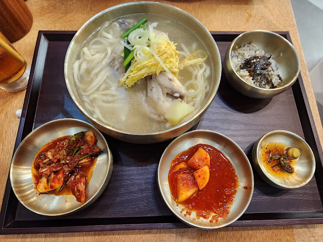 Seoul Noodles (Johnston Road) – 韓國餐廳